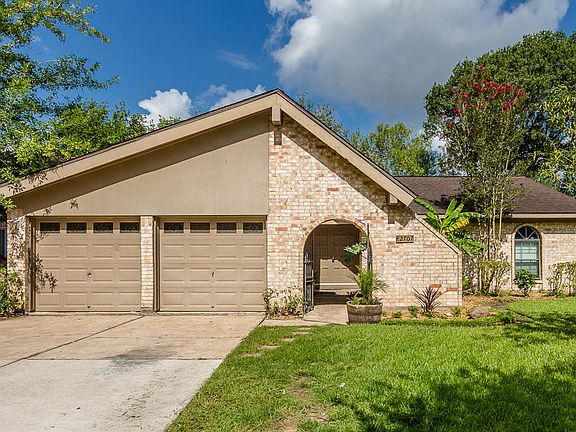 2nd image of 2707 Quail Valley East Dr