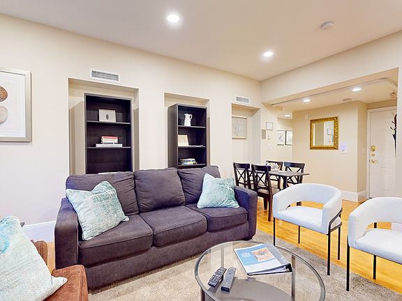 3rd image of 290 Beacon St APT 5