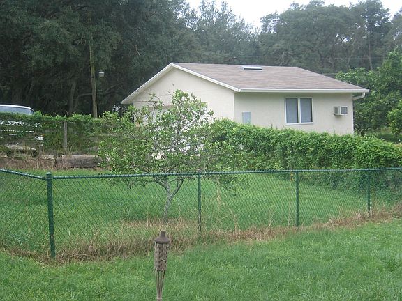 Dog pend & detached garage