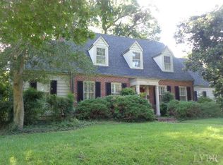 809 1st Ave, Farmville, VA 23901