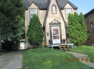 1913 Wyndhurst Rd, Toledo, OH 43607