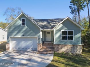 1132 Ash St, Ocean Springs, MS 39564
