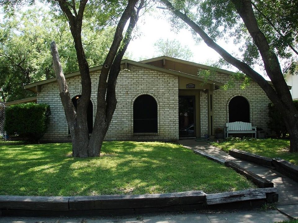 1st image of 9002 Willowbrook Dr
