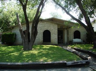 9002 Willowbrook Dr, Rowlett, TX 75088