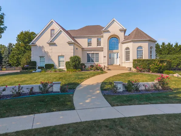 21 Lavender Ln, Bloomington, IL 61704