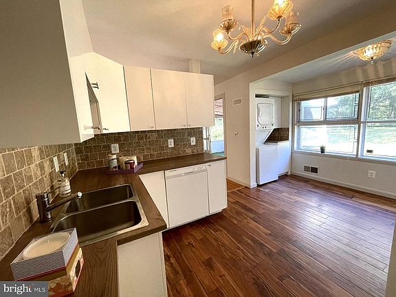 5th image of 609 Marcia Ln