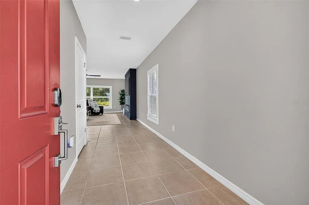 4 bed, 2.5 bath, 2320 sqft, $2,700 — Photo 4