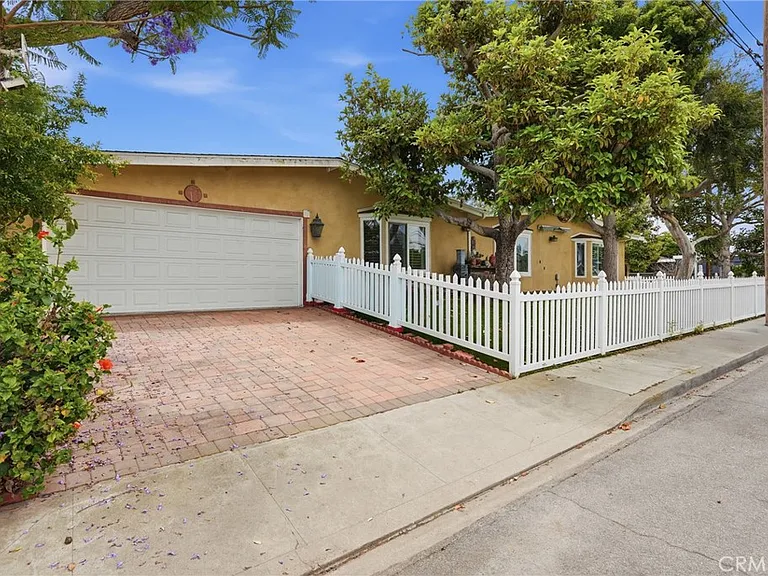 926 N Rowell Ave — Photo 24