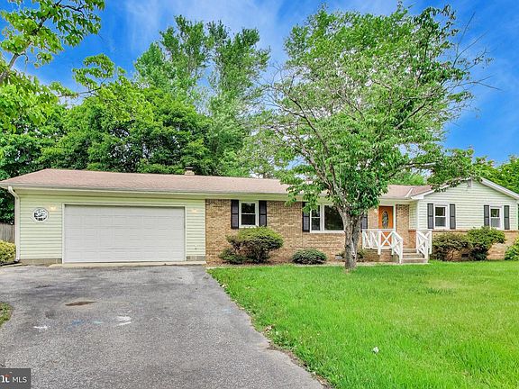 3rd image of 45328 Elmbrook Dr