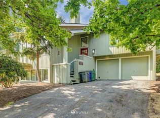 15817 NE 66th Pl, Redmond, WA 98052