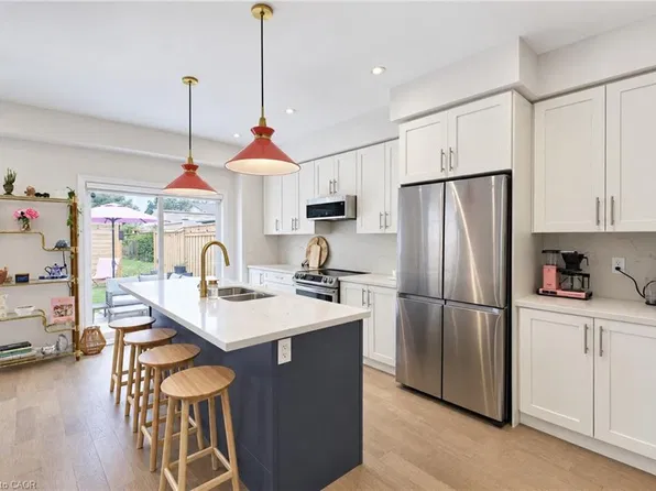60 Starling Dr, Hamilton, ON L9A 0C5