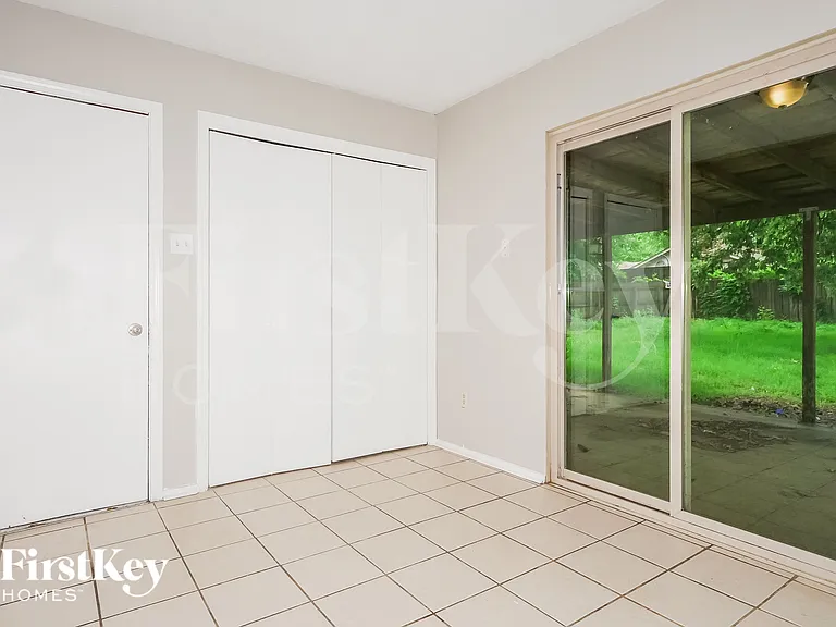 3037 Leeridge Dr — Photo 6