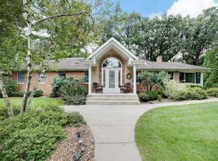 1524 Dora Ln, Saint Paul, MN 55106