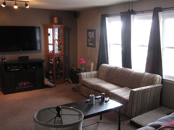 5th image of 410 Highland Dr