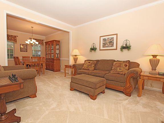 3rd image of 16904 Glassfield Dr
