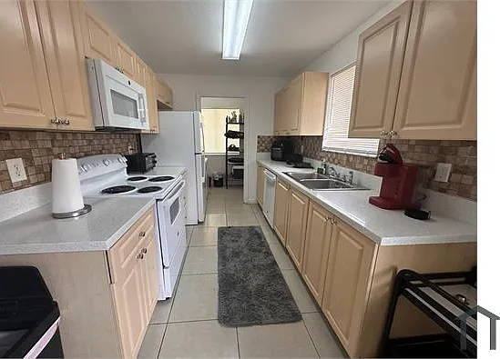 404 NW 2nd Ave — Photo 2