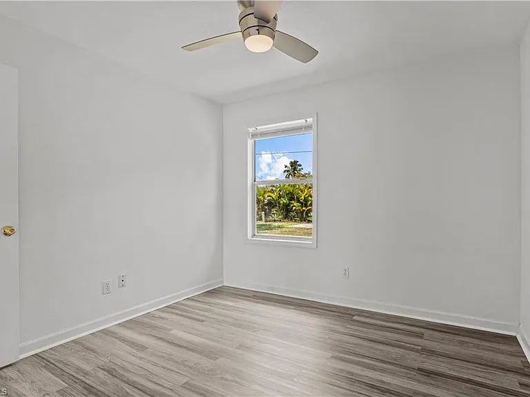 612 Santa Barbara Blvd — Photo 17