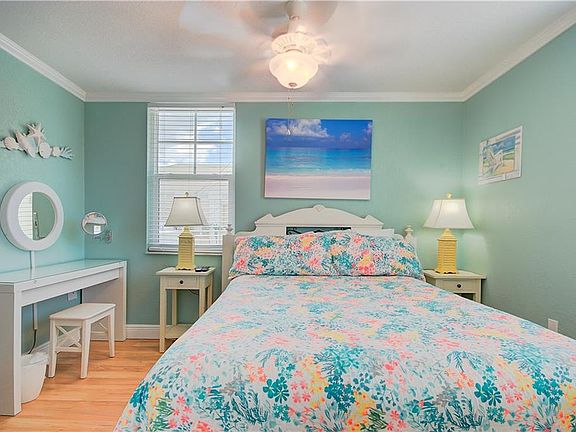 5th image of 530 Mandalay Ave #204