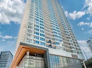 19 Bathurst St #605, Toronto, ON M5V 0R9
