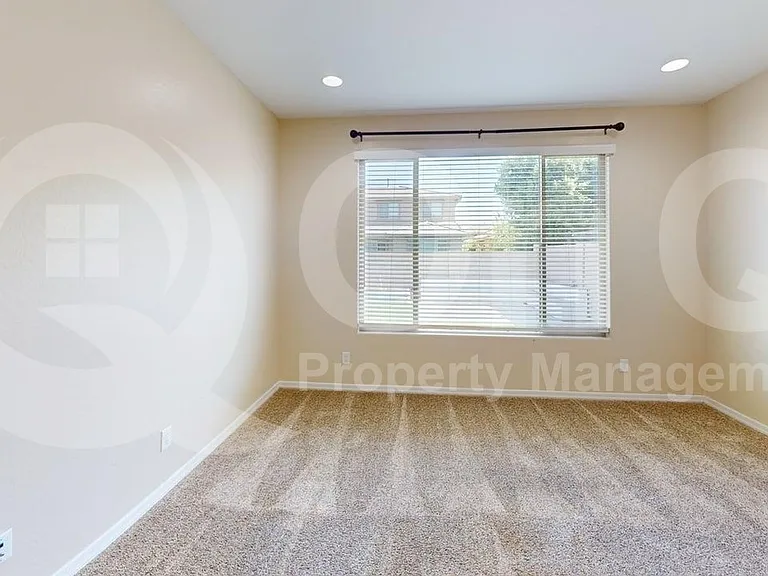 8943 W Marshall Ave — Photo 11