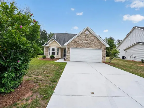 1120 Kinnan Dr, Burlington, NC 27217