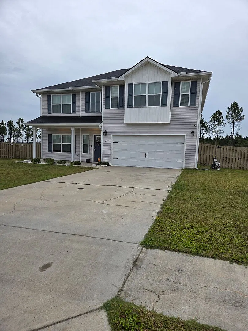Comfortable & Spacious 4BR/2.5 BA Home!! — Photo 2