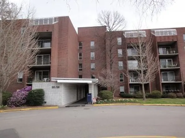 50-56 Broadlawn Park APT 122, Chestnut Hill, MA 02467