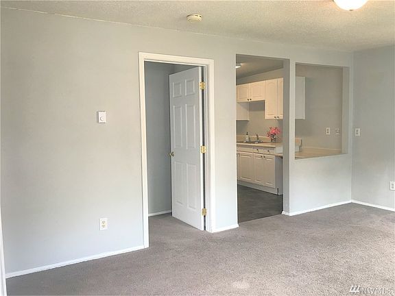 3rd image of 633 Pleasant Ave #1/2