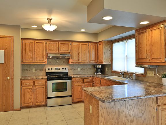 4th image of N106W14571 Lincoln Dr