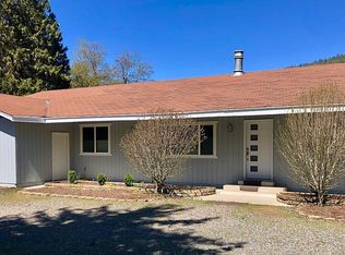 1614 Lampman Rd, Gold Hill, OR 97525