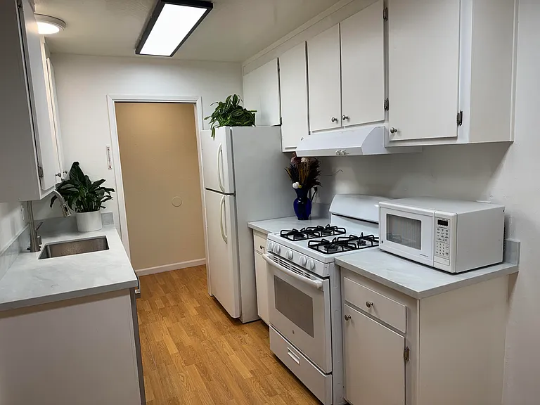 38455 Bronson St #120 — Photo 10