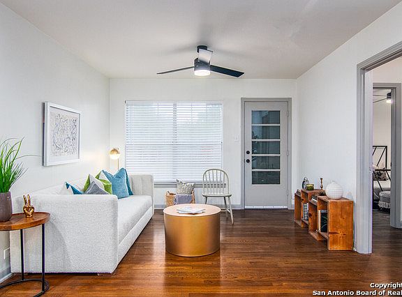 4th image of 107 Erskine Pl