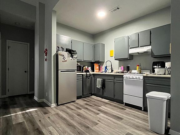 3rd image of 121 S 25th St APT 106