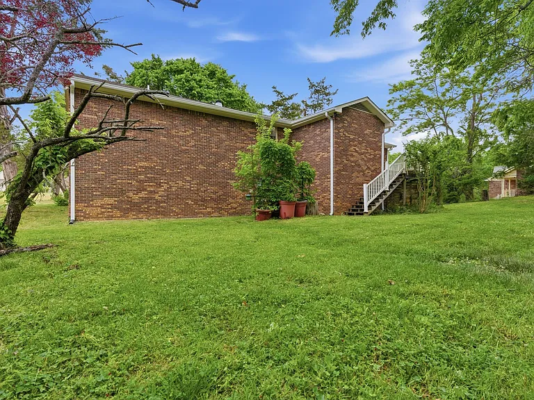 308 Brookview Ct #A — Photo 31