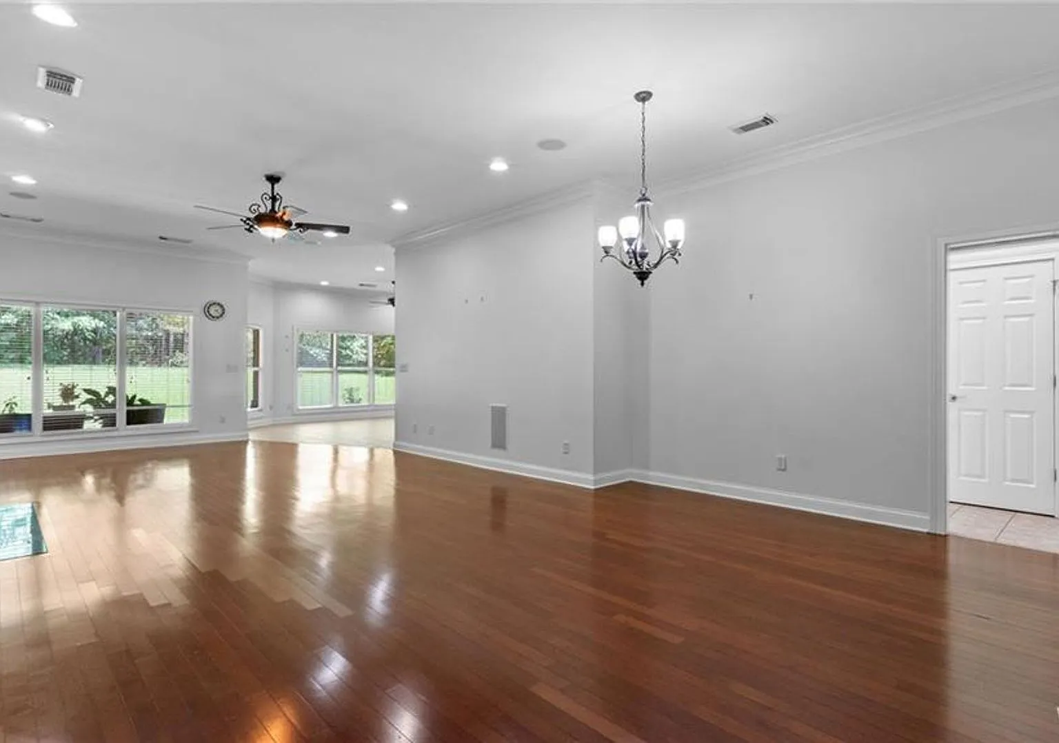 30 Signal Hill Circle - Available Now! — Photo 4