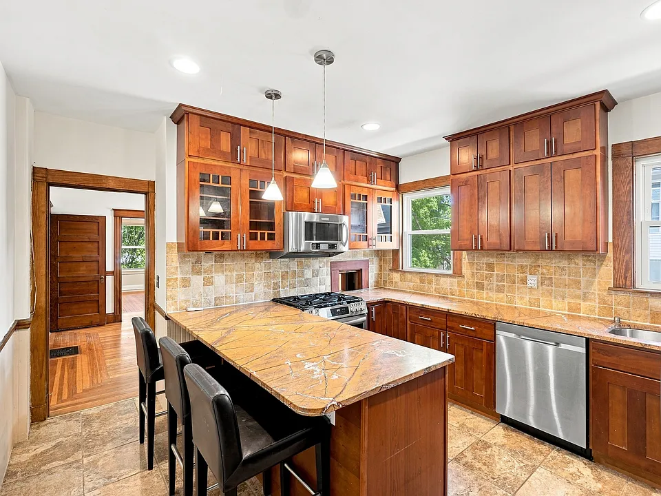 236 Concord Ave #2A