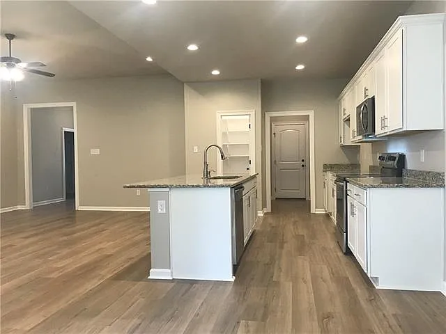 212 Covington Cottage Ln — Photo 12