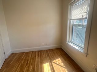 891 Massachusetts Ave APT 4, Cambridge, MA 02139