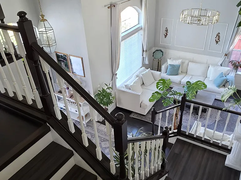 430 Guinevere Ct — Photo 5