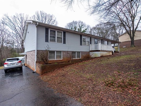 2nd image of 122 Sherman Ct
