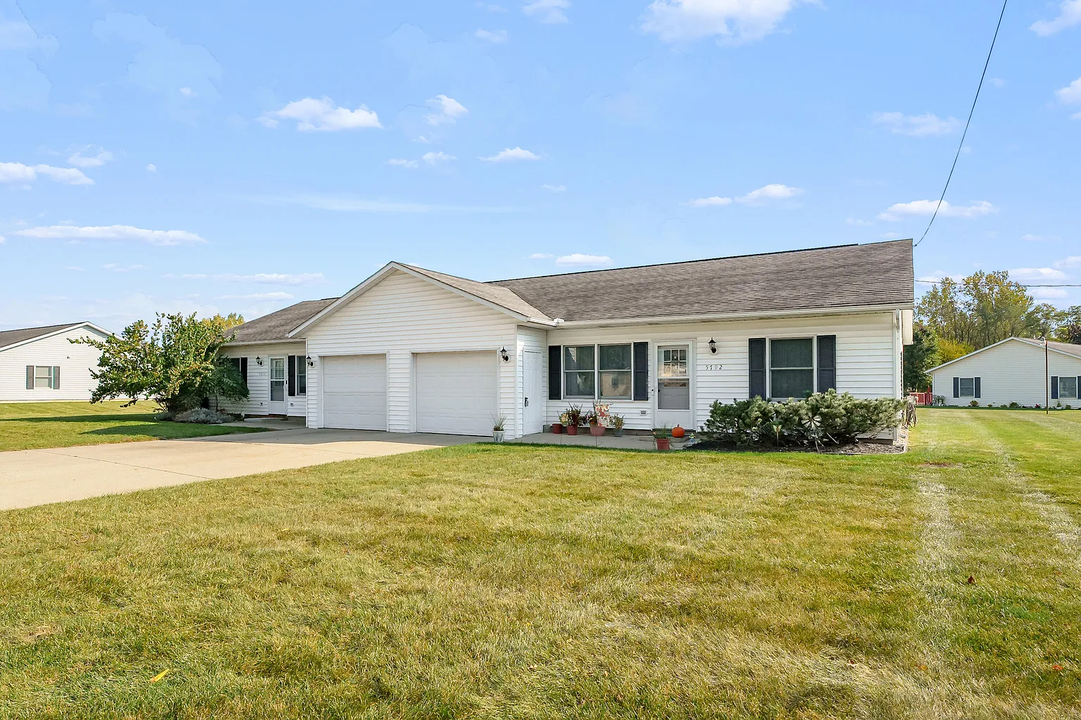 5792 Celery St photo 1