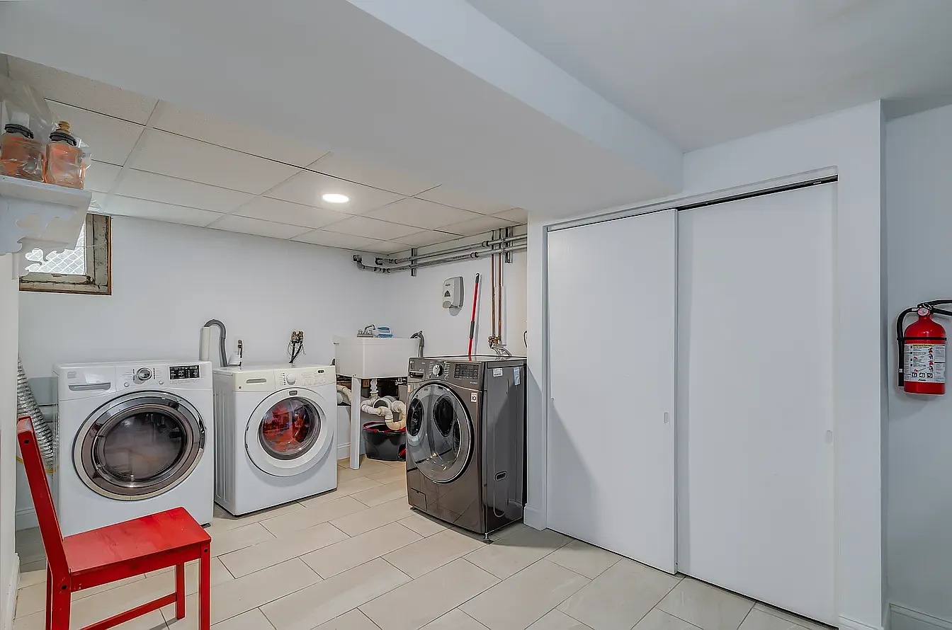 22 Sears Pl — Photo 3