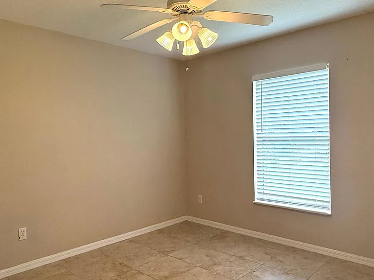 2847 SW South Calabria Cir — Photo 11