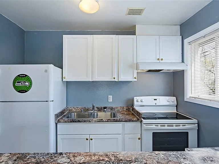 4627 S Fontanelle St #L — Photo 6