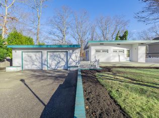 65 Corchaug Trl, Ridge, NY 11961