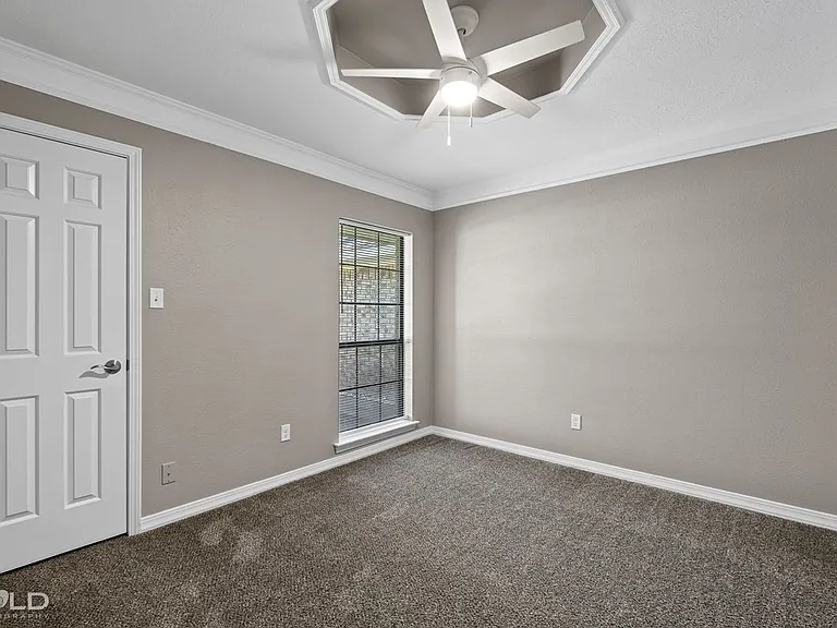 2542 Spruce Dr — Photo 25
