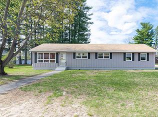 17 Tamarack St, Hudson, NH 03051
