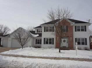 5025 Waterford Dr, Appleton, WI 54913