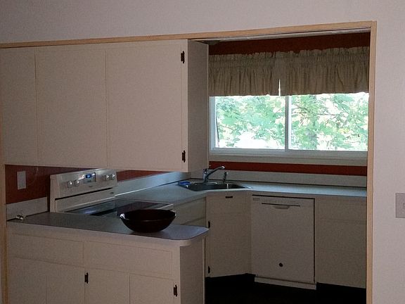 2nd image of 354 Lake Shr S #E