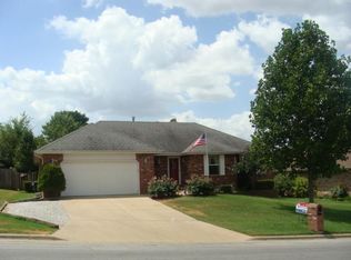 1104 W Butterfield Dr, Nixa, MO 65714